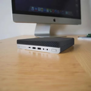 Certified Refurbished HP ProDesk 800 G5 Mini – Intel Core i5 9th Gen | 8GB RAM | 256GB SSD | 22″ Monitor Full Set